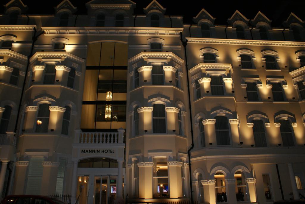 Mannin Hotel ดักลาส ภายนอก รูปภาพ